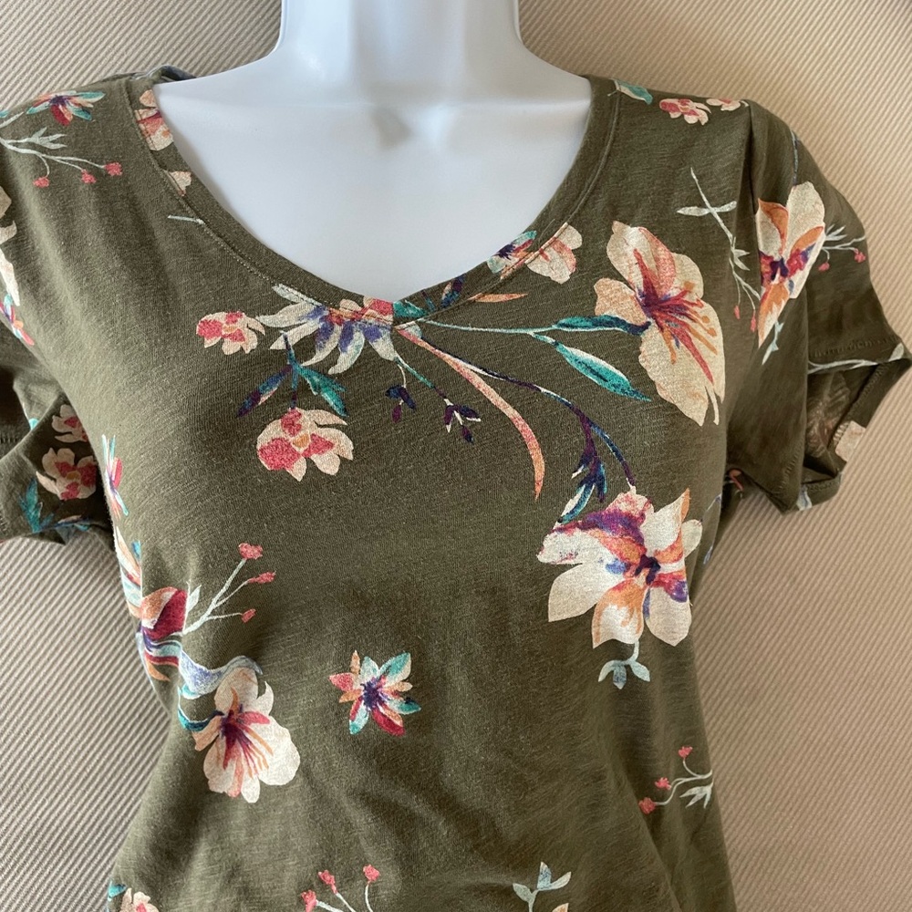 Sonoma - olive multi colored flowers t-shirt